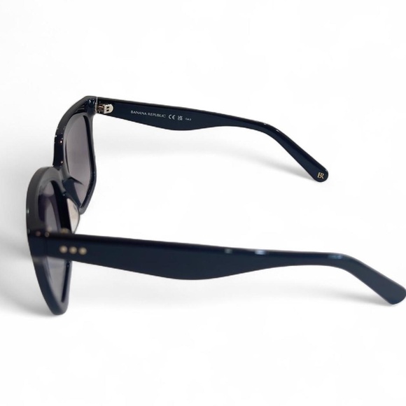 Banana Republic Black Sunglasses with UV Protection - Picture 4 of 6